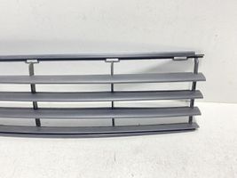 Renault Clio II Grille inférieure de pare-chocs avant 8200271912