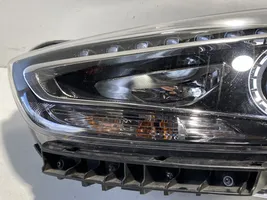 Hyundai i40 Lampa przednia 921013ZXXX