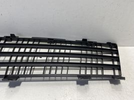 Renault Clio III Grille inférieure de pare-chocs avant 7701072018