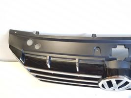 Volkswagen PASSAT B8 USA Grille calandre supérieure de pare-chocs avant 561853651B