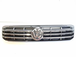 Volkswagen PASSAT B8 USA Grille calandre supérieure de pare-chocs avant 561853651B