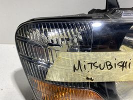 Mitsubishi Pajero Lampa przednia 10087420