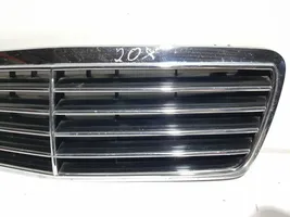Mercedes-Benz CLK A208 C208 Grille calandre supérieure de pare-chocs avant 2088800085