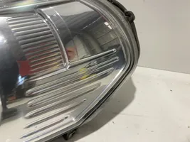 Suzuki SX4 Lampa przednia 10016684