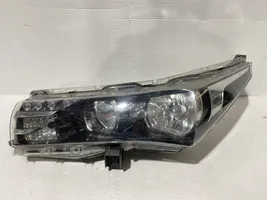 Toyota Corolla E160 E170 Lampa przednia 8115002E70