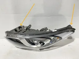 Hyundai i30 Lampa przednia 92101A6100