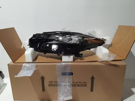 Toyota Sienna XL30 III Lampa przednia 8115008100