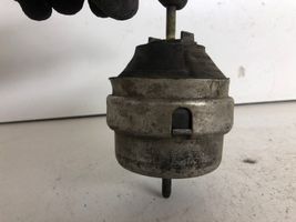 Audi A4 S4 B5 8D Supporto di montaggio del motore 8D0199382AE