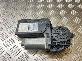 Audi A4 S4 B7 8E 8H Motorino alzacristalli della portiera anteriore 0130821764