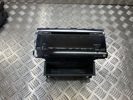 Toyota Prius (NHW20) Radio/CD/DVD/GPS-pääyksikkö 