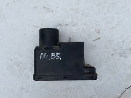 Audi A4 S4 B5 8D Central locking vacuum pump 4A0862257C