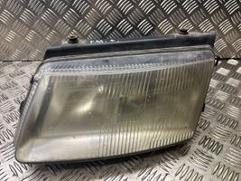 Volkswagen PASSAT B5 Lampa przednia 14742700