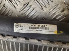 Volkswagen Polo IV 9N3 Jäähdyttimen lauhdutin 6Q0121253R