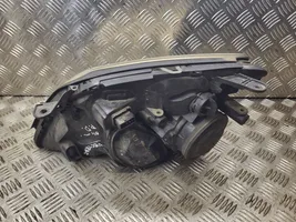 Opel Vectra C Lampa przednia 15588800