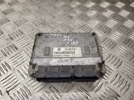 Volkswagen Polo Sterownik / Moduł ECU 03E906033L