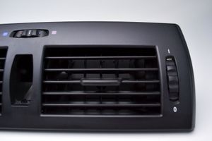 BMW X3 E83 Griglia di ventilazione centrale cruscotto 3400074