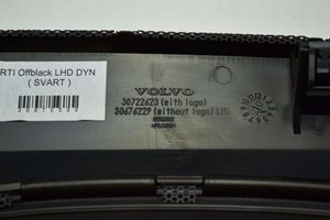 Volvo V70 Maskownica centralnego głośnika deski rozdzielczej 30722623