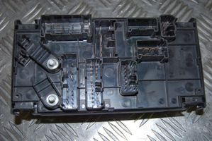 Subaru Legacy Ramka / Moduł bezpieczników 82241AG000