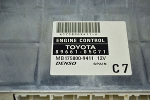 Toyota Avensis T250 Centralina/modulo motore ECU 8966105C71