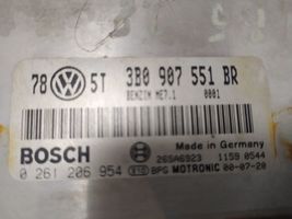 Volkswagen PASSAT B5.5 Variklio valdymo blokas 0261206954