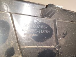 Volkswagen Golf VII Lampka klapy bagażnika 5G6867657