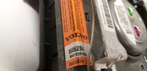 Volvo V70 Ohjauspyörän turvatyyny 8686284