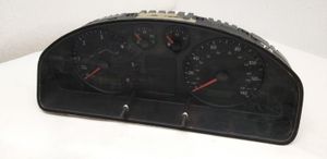 Volkswagen Transporter - Caravelle T5 Compteur de vitesse tableau de bord 88311346