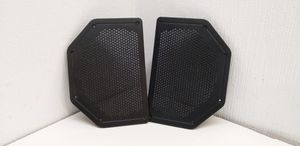 BMW 1 E81 E87 Subwoofer-bassoelementin etusäleikkö/lista 6925328