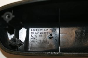 Audi A4 S4 B7 8E 8H Etuoven sisäkahvan kehys 8E1867174A