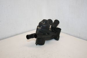 Skoda Fabia Mk2 (5J) Termostat / Obudowa termostatu 03C121111B