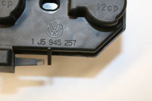 Volkswagen Bora Porte ampoule de feu arrière 1J5945257