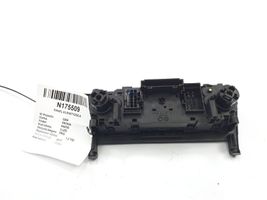 Skoda Rapid (NH) Console centrale, commande chauffage/clim 5JA820045D