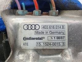 Audi A8 S8 D3 4E Polttoaineen jakaja 4E0616014B