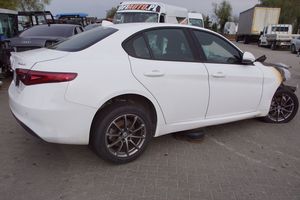 Alfa Romeo Giulia Porte avant BIAŁE