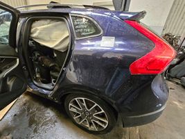 Volvo V40 Cross country Takakulmapaneeli 