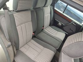 Mercedes-Benz E W124 Fotele / Kanapa / Komplet BOCZKI KOMBI