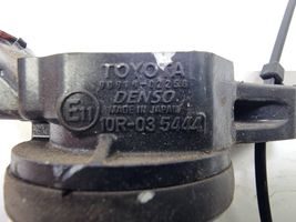 Toyota Avensis T270 Sonstiges Einzelteil Unterboden 10R-035444