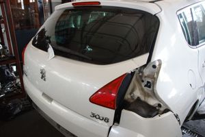 Peugeot 3008 I Takaluukun/tavaratilan kansi KWE