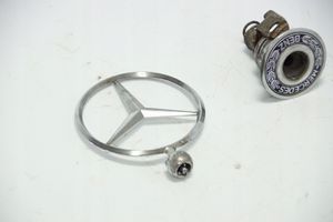 Mercedes-Benz E W124 Valmistajan merkki/logo/tunnus 