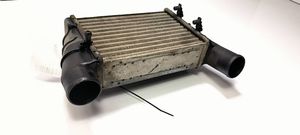 Volkswagen PASSAT B4 Chłodnica powietrza doładowującego / Intercooler 058145805A