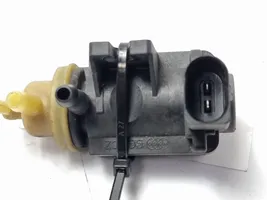 Volkswagen PASSAT CC Valve vacuum 