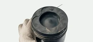 Mitsubishi Montero Piston 