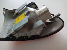 BMW 7 E38 Indicatore di direzione del parafango anteriore 8379108