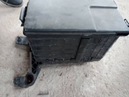 Audi A3 S3 8P Support boîte de batterie 1k0915333b