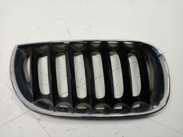 BMW X3 E83 Maskownica / Grill / Atrapa górna chłodnicy 51133402910