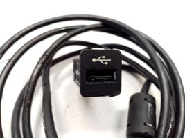 BMW 7 F01 F02 F03 F04 Connettore plug in USB 9167196