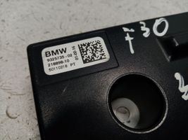 BMW 3 F30 F35 F31 Pystyantennivahvistin 9325735