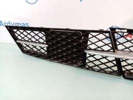 BMW 5 E60 E61 Grille inférieure de pare-chocs avant 51117178115