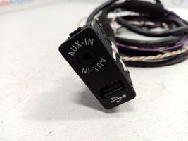 BMW X1 F48 F49 USB-pistokeliitin 84109229246