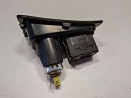 BMW 1 E81 E87 Connettore plug in AUX 61346930561